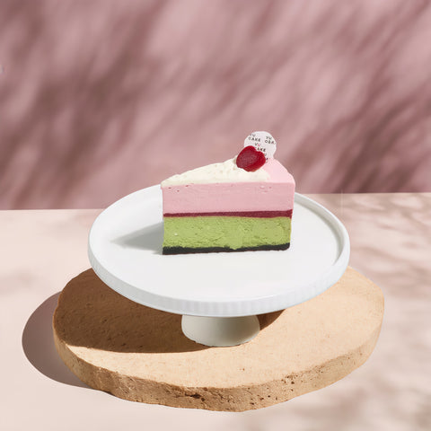 【NEW】 Matcha Strawberry Cheesecake